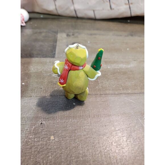 Green gingerbread man pine tree scarf snowflake ornament Xmas decor - Picture 3 of 5